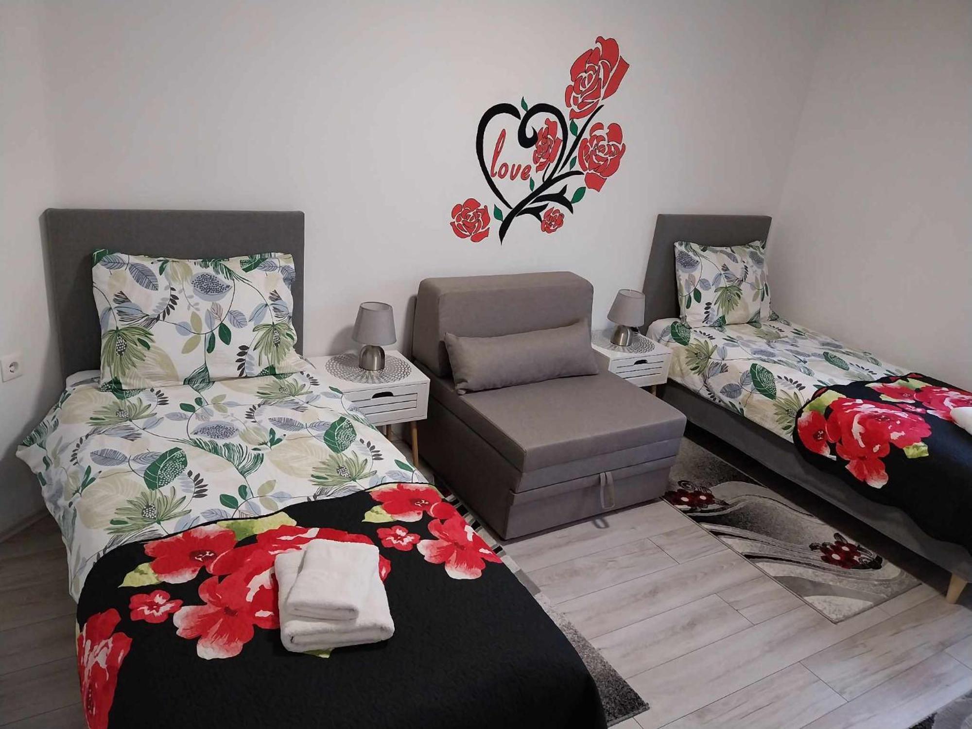 AUTOMOTODROM GROBNIK - Apartments&Rooms Skejić Čavle Buitenkant foto